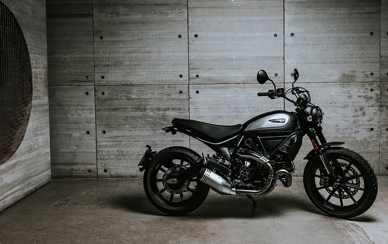 [Street] Ducati 800 Icon Dark : un « black » Scrambler pour 2020