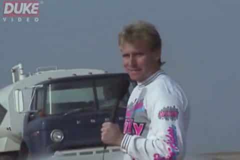 MotoGP Vidéo : Kenny Roberts aidant Wayne Rainey à présenter son « Spécial Noël » en 1990