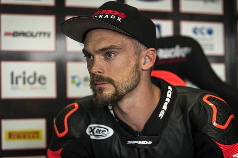 WSBK: nos testes de Jerez, Cortese substitui Camier na Barni Racing Ducati