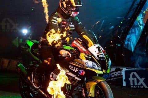 Johnny Rea et sa Kawa ZX-10RR à l’Arenacross de Belfast