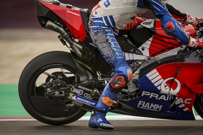 MotoGP et la pression du pneu avant : les pilotes Ducati se rendent-ils  compte qu'ils passent aux aveux sur la saison 2022 ? - Paddock GP