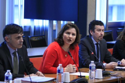 Coronavirus : et pour les courses en France ? La ministre des Sports répond