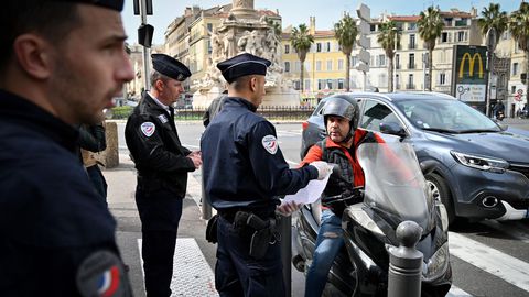 Moto vs coronavirus : en France, on pourrait risquer son permis si on ne respecte pas le confinement