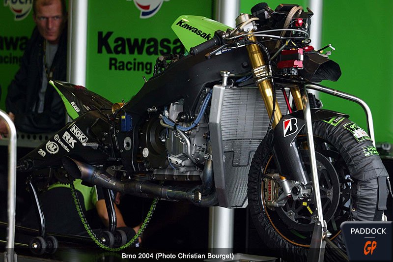 dai_chan74 | Kawasaki ZX-RR Garry McCoy 2003 . . . #motogp