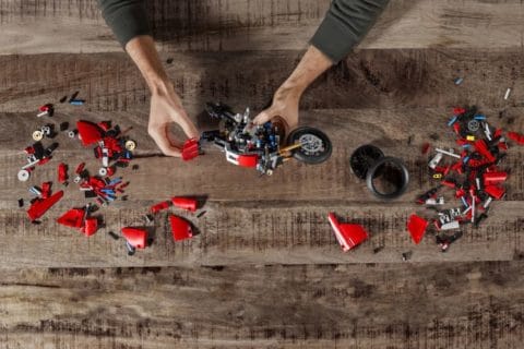 [Street] Lego® Technic™ : Une Ducati Panigale V4 R pour moins de 60 balles… ça vous dit ?