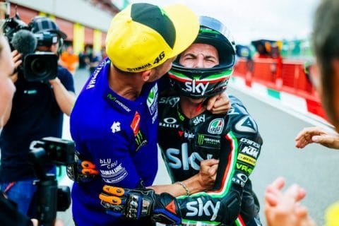 Moto3: Andrea Migno fala com seus fãs no Instagram... quando de repente Valentino Rossi aparece!