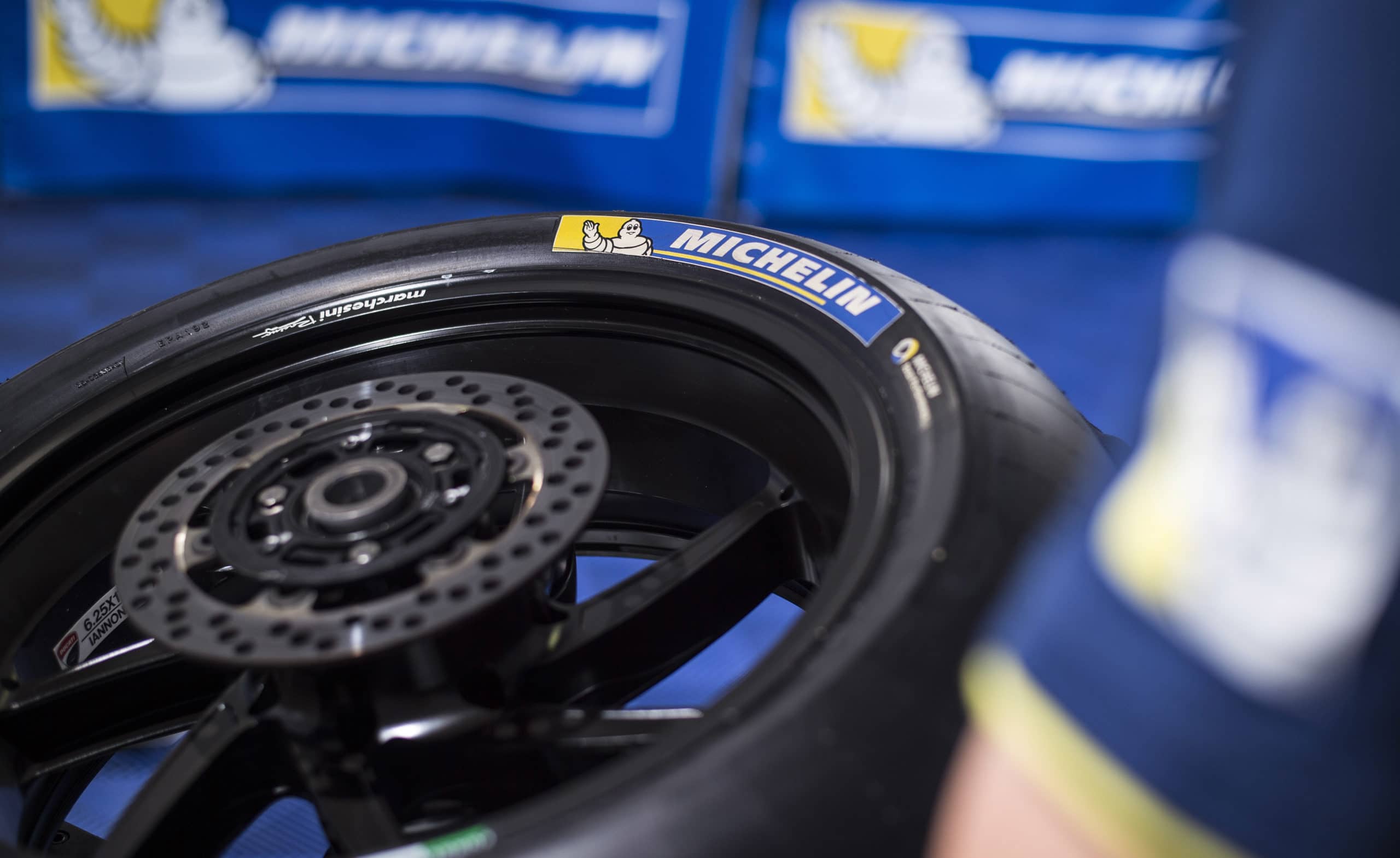 MotoGP technique: the secrets of racing tires (1/2)