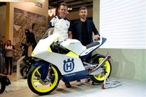 Moto3: チームコストを削減するピーター・エットルのソリューション