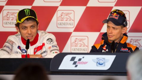 MotoGP: para Casey Stoner, Valentino Rossi já deveria ter parado