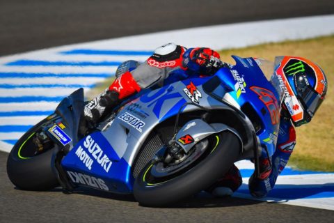 MotoGP Jerez 1 J1: good group shot from the Suzukis in the leading group