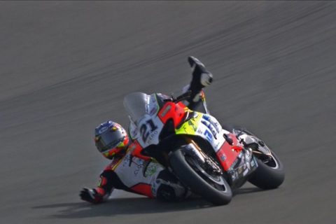 WSBK Jerez J1 : la frayeur de Rinaldi sur sa Ducati !