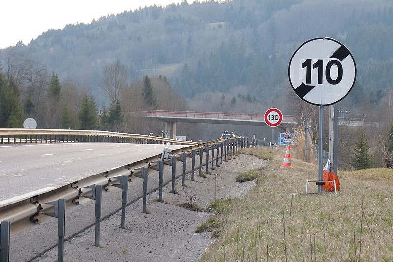 [Rua] Menor velocidade máxima nas autoestradas: Macron diz “não” aos 110 km/h