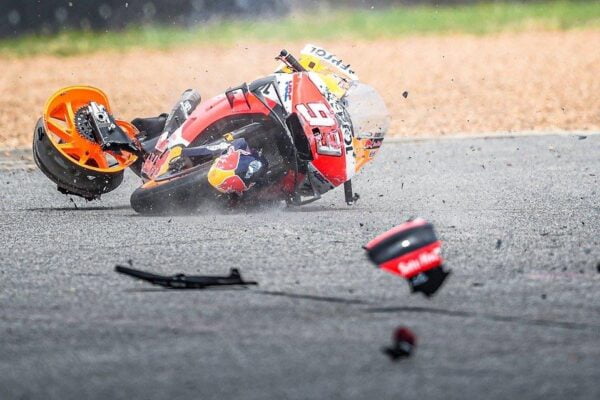 MotoGP : Marc Marquez risque t’il sa carrière en chutant aussi souvent ?