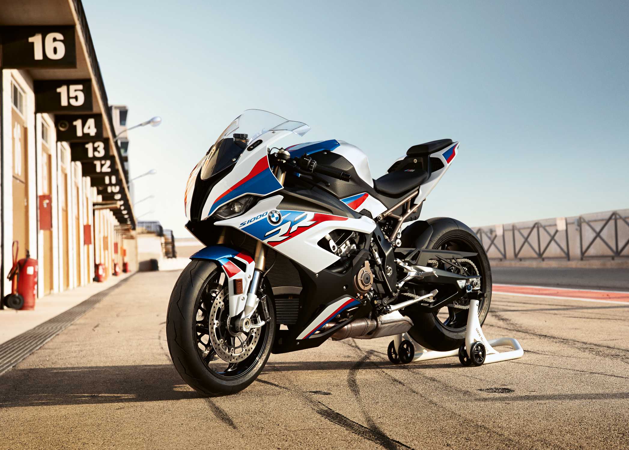 Chaîne de transmission BMW M Endurance : annoncée sans entretien! - Moto -Station