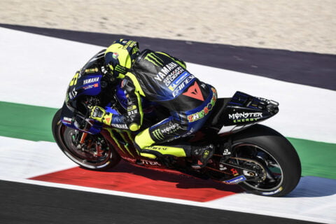 « Spy Attitude » MotoGP : Holeshot device en sortie de virage... Le secret de Valentino ?