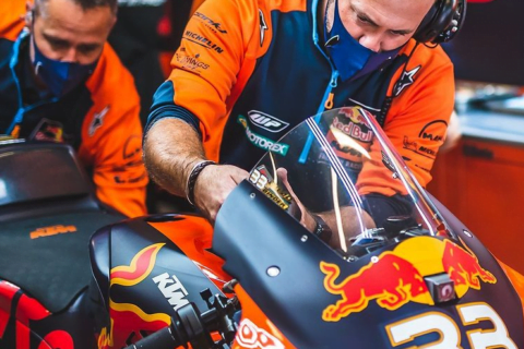 KTM ne doit rien à personne et sera difficile à copier ...