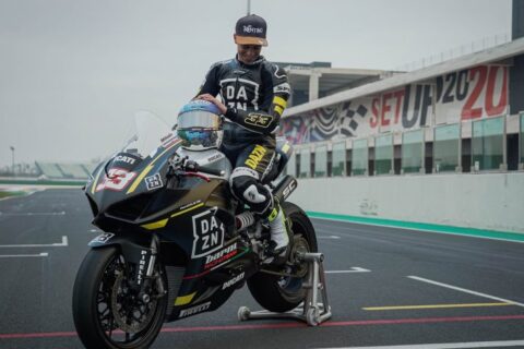 Melandri pourrait bien faire plus qu'une émission sur cette Ducati 955 V2 ...
