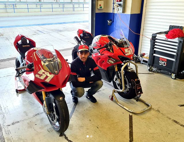 Pirro logically defends the Ducati cause...