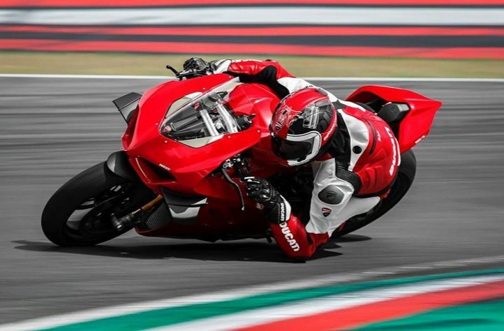 Ducati e sua Panigale V4...