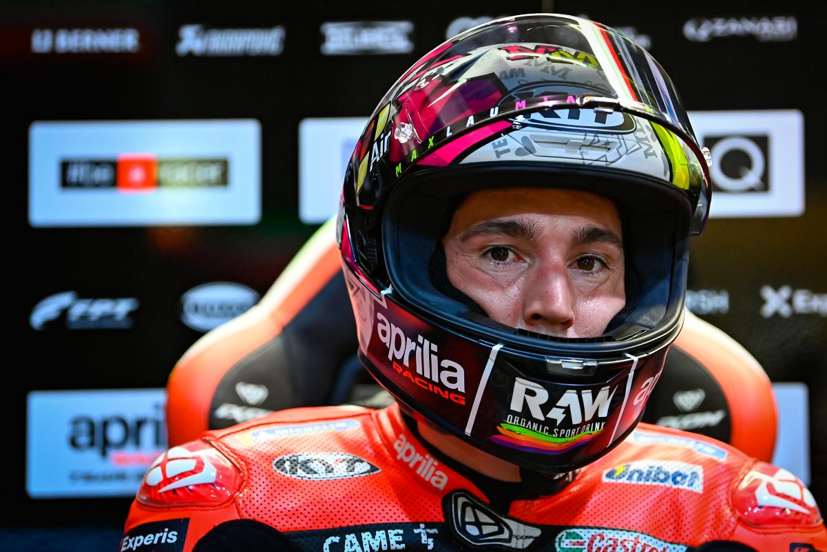 Aleix Espargaró est toujours aux avant-postes avec son Aprilia.