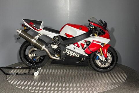 [Street] Un exemplaire unique de Yamaha YZF-R7 0W02 avec zéro kilomètre à vendre
