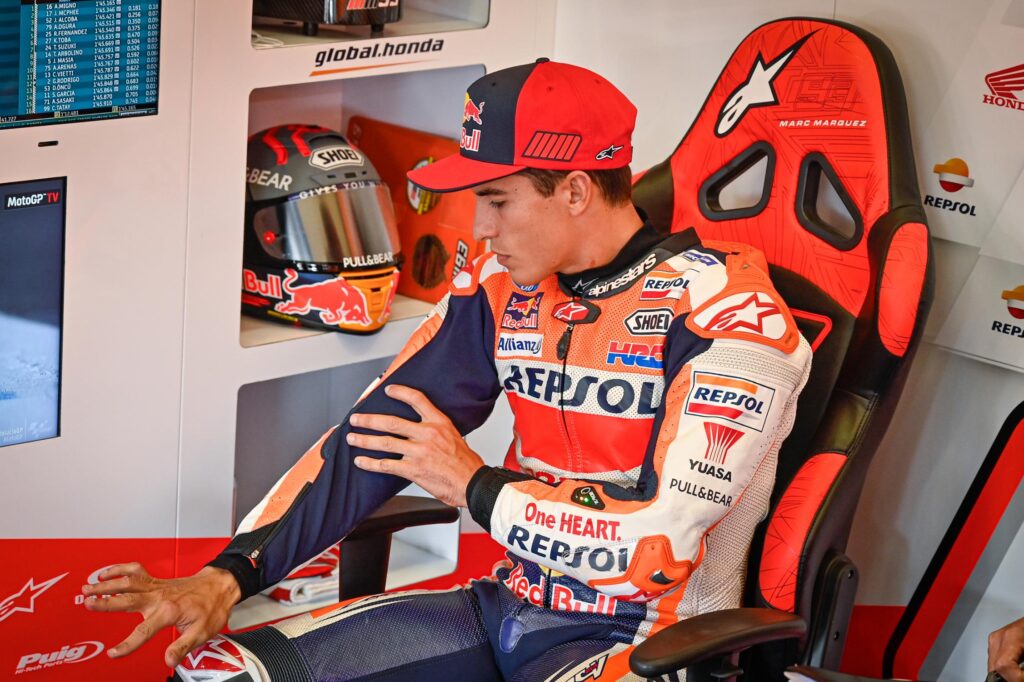MotoGP Carlo Pernat : « Márquez arrivera au Qatar avant la première course et il va essayer. »