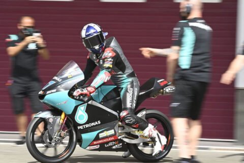 Moto3 カタールテスト J2: ジョン・マクフィーがトップ、ルーキーの活躍が目立つ。