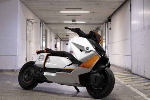 [Rua] Scooter elétrica BMW CE-04 pronta para entrar em produção
