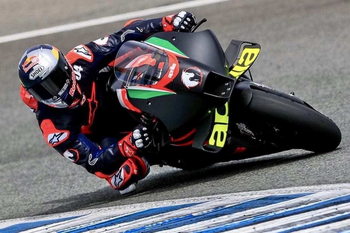 Street] Shoei installe une nouvelle soufflerie à basse température  génératrice de pluie - Paddock GP