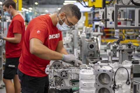 [Street] Ducati embauche pour faire face à un pic de production