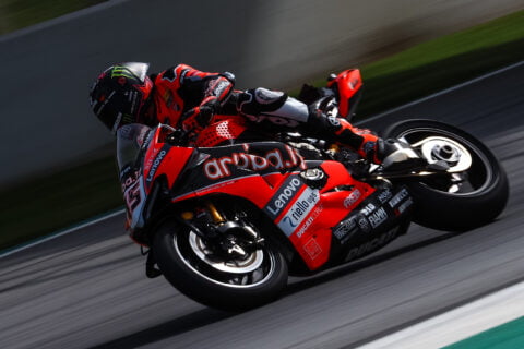 Technique WSBK Superbike : Freins, bras oscillants et échappements, que développe Ducati ?