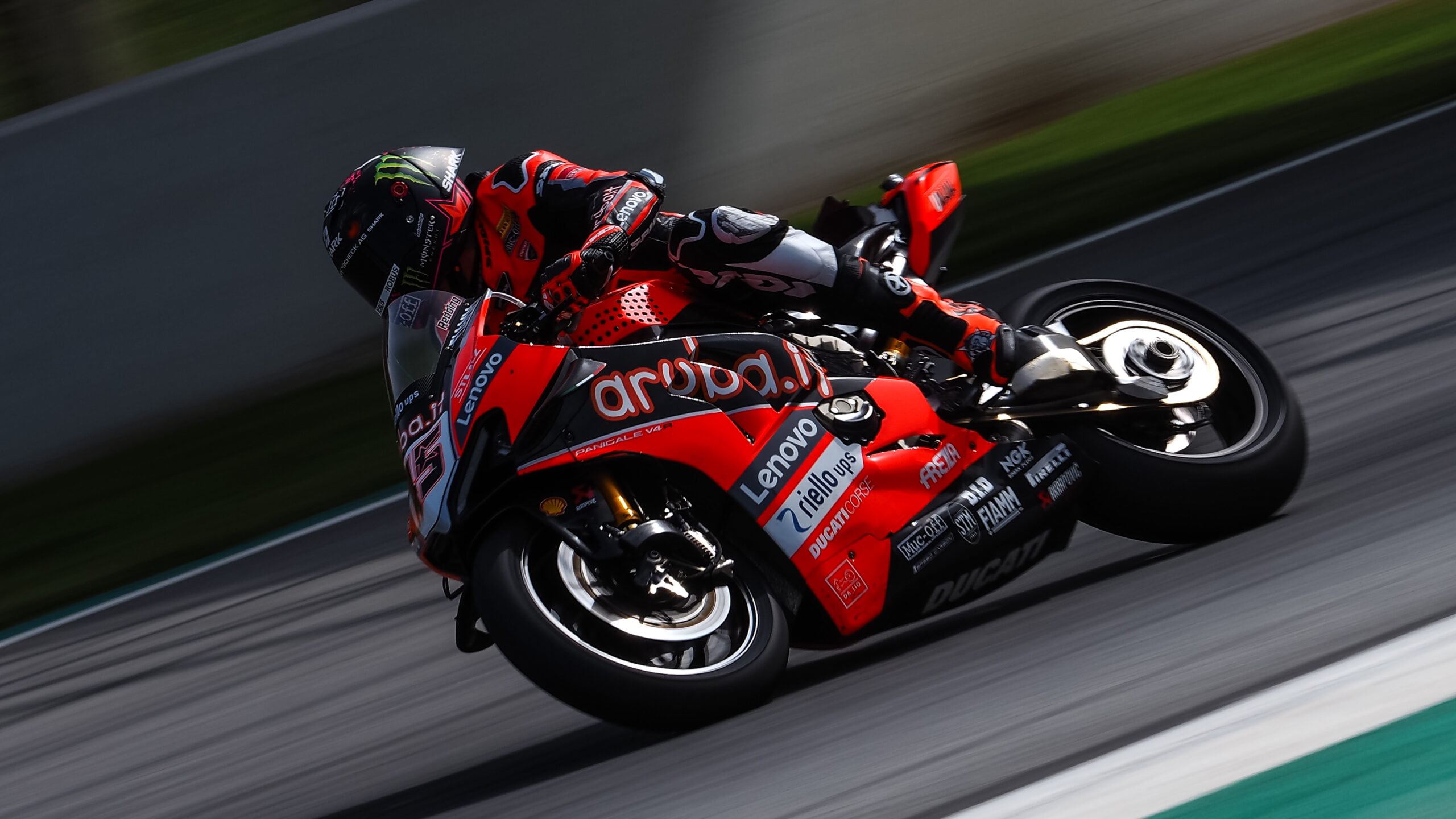 Technique WSBK Superbike : Freins, bras oscillants et échappements, que développe Ducati ?