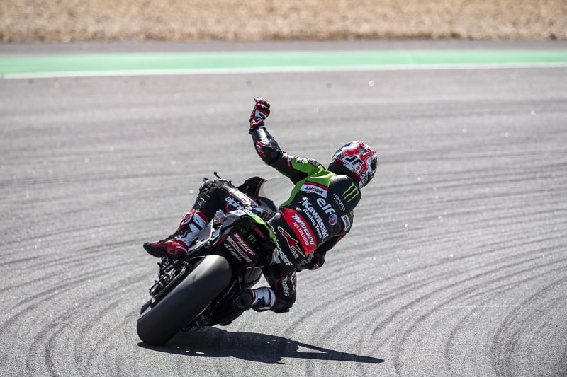 Superbike – Estoril – Course 2 : Rea profite des erreurs de ses adversaires pour s’imposer de nouveau !