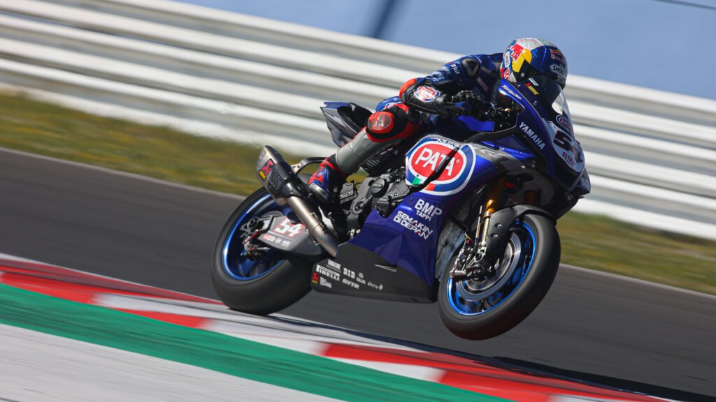 WSBK Donington J2 Toprak Razgatlioglu (Yamaha/1) : « le réservoir d’essence était vide »