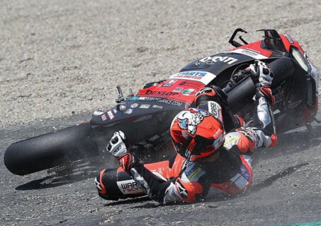 MotoAmerica Superbike Laguna Seca J1 : Loris Baz donne tout dans le Corkscrew pour aller chercher Jake Gagne... (Vidéo)