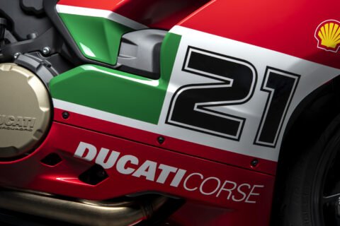 [Street]: Ducati boosts the career of the Panigale V2 with Bayliss and the new Supersport