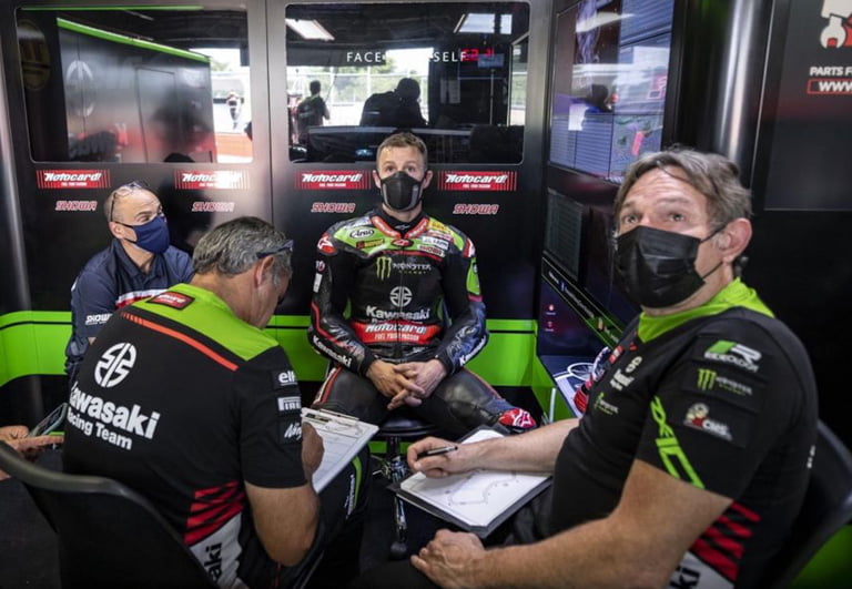 WSBK Superbike Donington FP3 : Jonathan Rea en mode destruction sur le mouillé