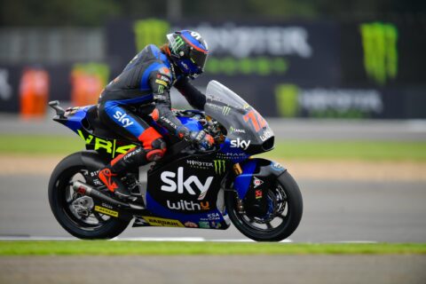 Qualificação de Moto2 em Silverstone: Marco Bezzecchi, em movimento, conquista a pole e o recorde da pista