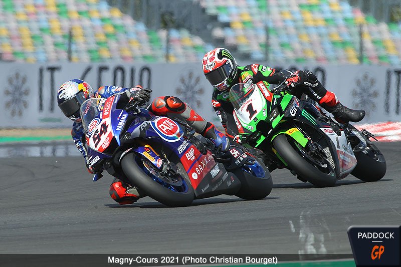 WSBK Superbike Magny-Cours Superpole Race: Razgatlioglu snatches victory from Rea in the last sequence!