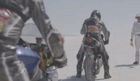 Insolite : "Dark Rider", le défi fou du pilote aveugle le plus rapide du monde en vidéo