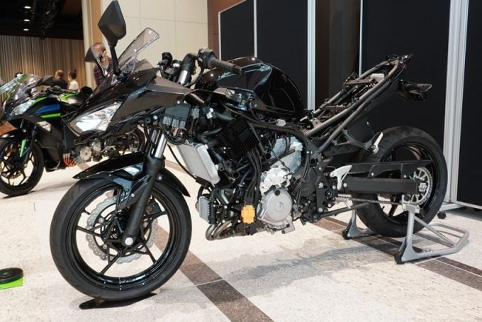 [Street] Les premières photos de la moto hybride de Kawasaki en exclusivité