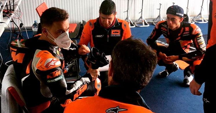 Moto3 : infatigable et reconnaissant Pedro Acosta passe ses vacances à aider KTM