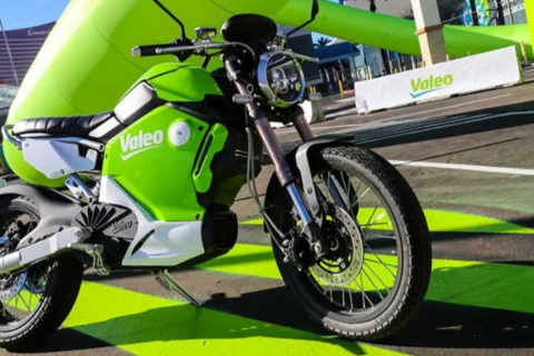[Street] L’équipementier Français Valeo présente une moto électrique 48V au CES