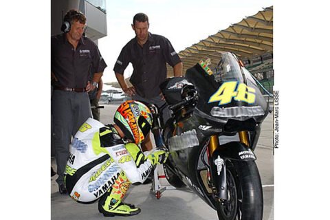 MotoGP - History: Yamaha publishes Valentino Rossi's first laps on the M1! (Videos)