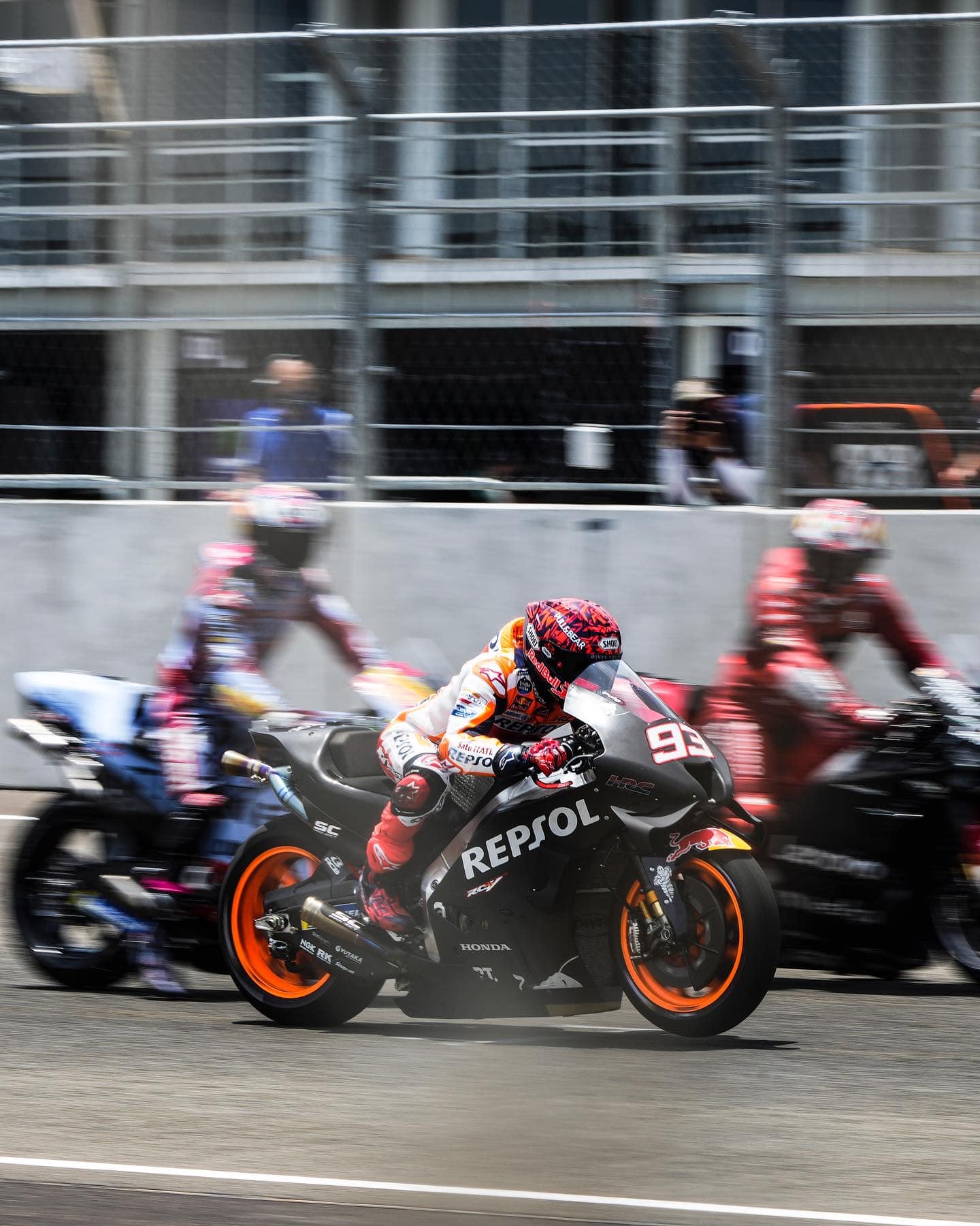 スパイの姿勢」MotoGP:マルク・マルケスの新型ホンダRC213V スパイの姿勢」MotoGP:マルク・マルケスの新型ホンダRC213V