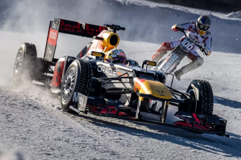 珍しい：F1のマックス・フェルスタッペンとスピードウェイチャンピオンのフランキー・ゾーンの氷上での決闘！