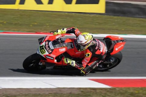 WSBK Superbike Assen FP2: Álvaro Bautista makes Ducati fans dream.