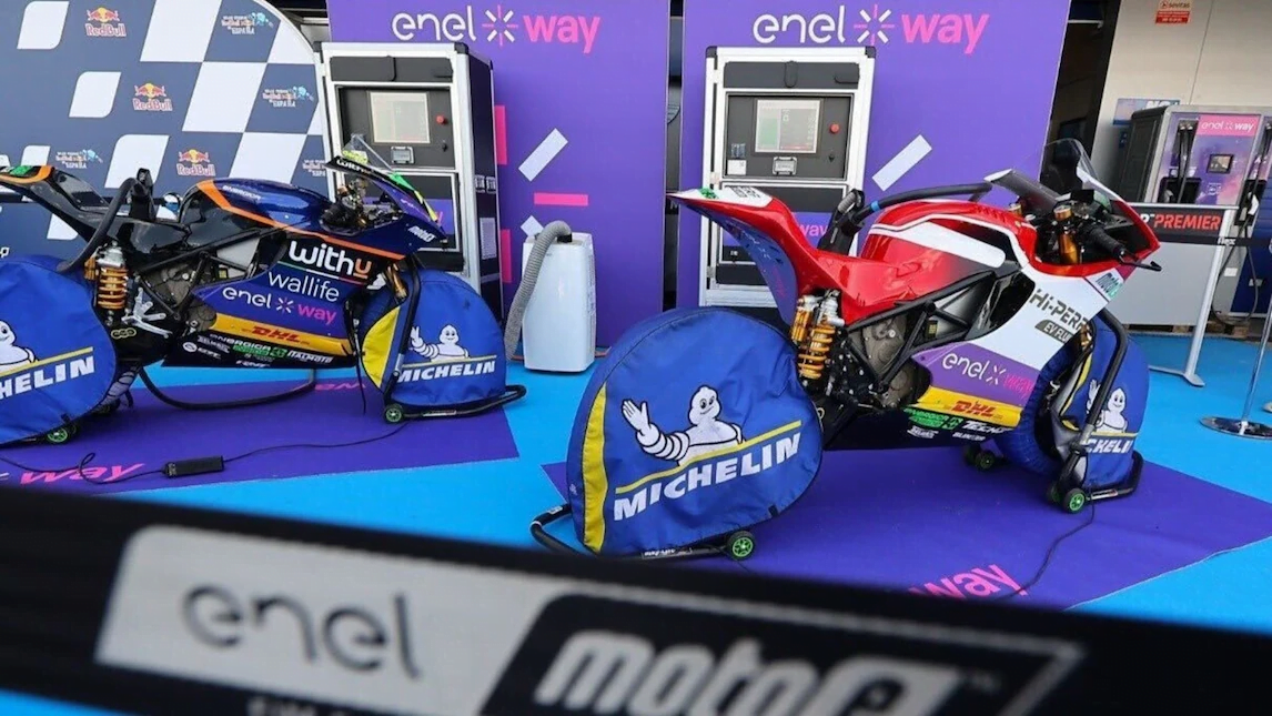 MotoE: Enel X Way のおかげで MotoE の充電がどのように進化したか