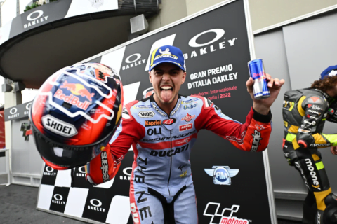 MotoGP Italie Mugello : Les décorations spéciales des casques des pilotes en photos