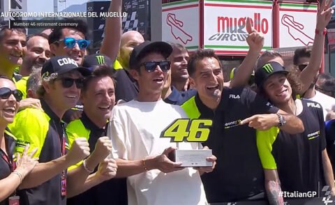 MotoGP : Retrait du #46 de Valentino Rossi en direct !